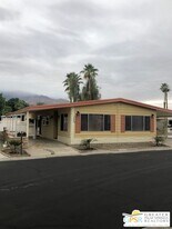 293 Juniper Dr in Palm Springs, CA - Building Photo