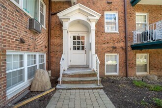 19801 Van Aken Blvd in Shaker Heights, OH - Building Photo - Building Photo
