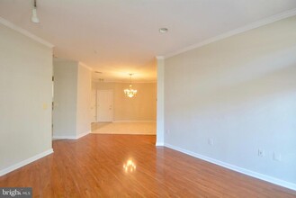 2701 Bellforest Ct in Vienna, VA - Building Photo - Building Photo