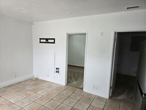 4674 Tajo Dr in Santa Barbara, CA - Building Photo - Building Photo