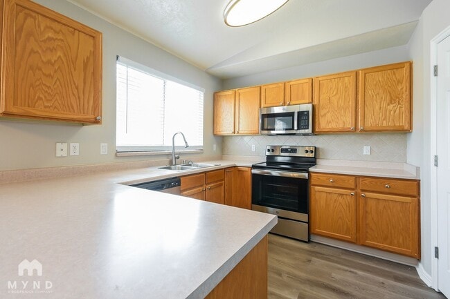 5463 Ridge Hollow Way in Salt Lake City, UT - Building Photo - Building Photo