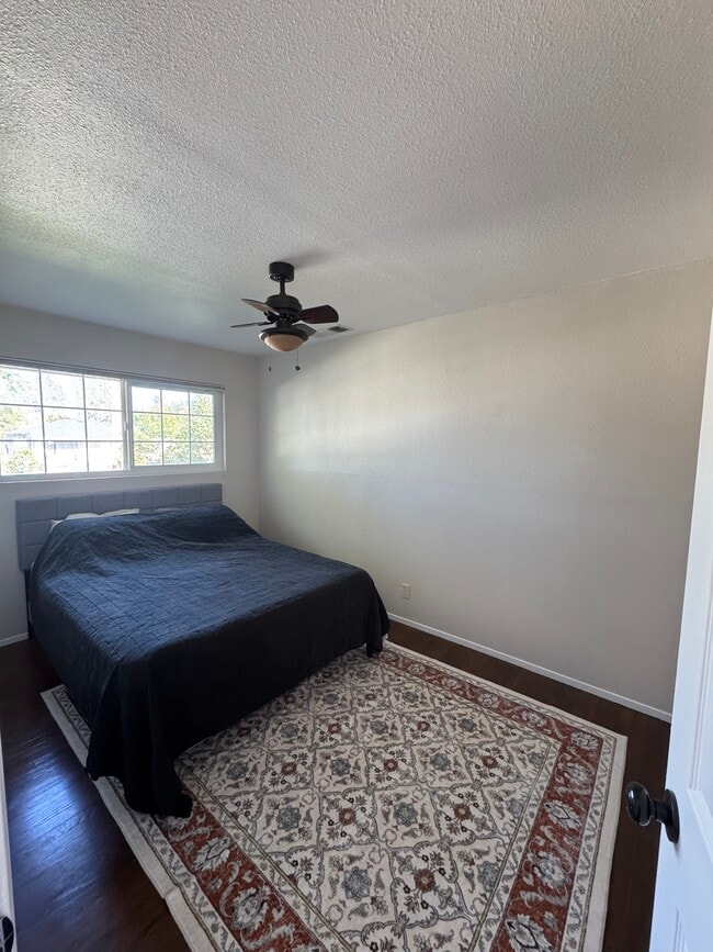 802 Ridge Rd in Redding, CA - Building Photo - Building Photo