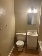 1691 N Edward St, Unit apt 2 in Decatur, IL - Building Photo - Building Photo