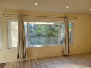 455 Crescent St, Unit 112 in Oakland, CA - Foto de edificio - Building Photo