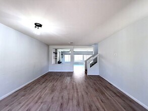5384 Ledgewood Creek Ave in Las Vegas, NV - Building Photo - Building Photo