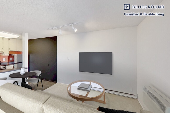 3883 Ingraham St in San Diego, CA - Building Photo - Building Photo