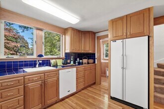 58 Country Club Rd in Newton, MA - Building Photo - Building Photo