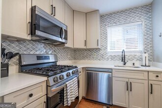 827 Durant Pl NE in Atlanta, GA - Building Photo - Building Photo