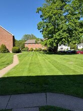 436 E Center St in Manchester, CT - Building Photo - Building Photo