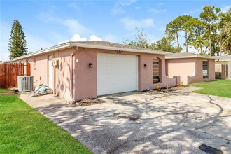 10011 Brunswick Ln in Port Richey, FL - Building Photo - Building Photo