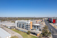 Burnet 64 in Austin, TX - Foto de edificio - Building Photo