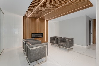 3390 Keele St in Toronto, ON - Building Photo - Lobby