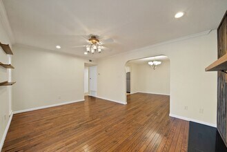 2303 Park Hill Dr in Fort Worth, TX - Building Photo - Building Photo