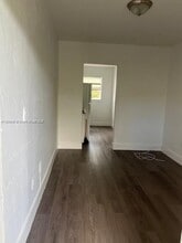 3669 Thomas Ave in Miami, FL - Foto de edificio - Building Photo