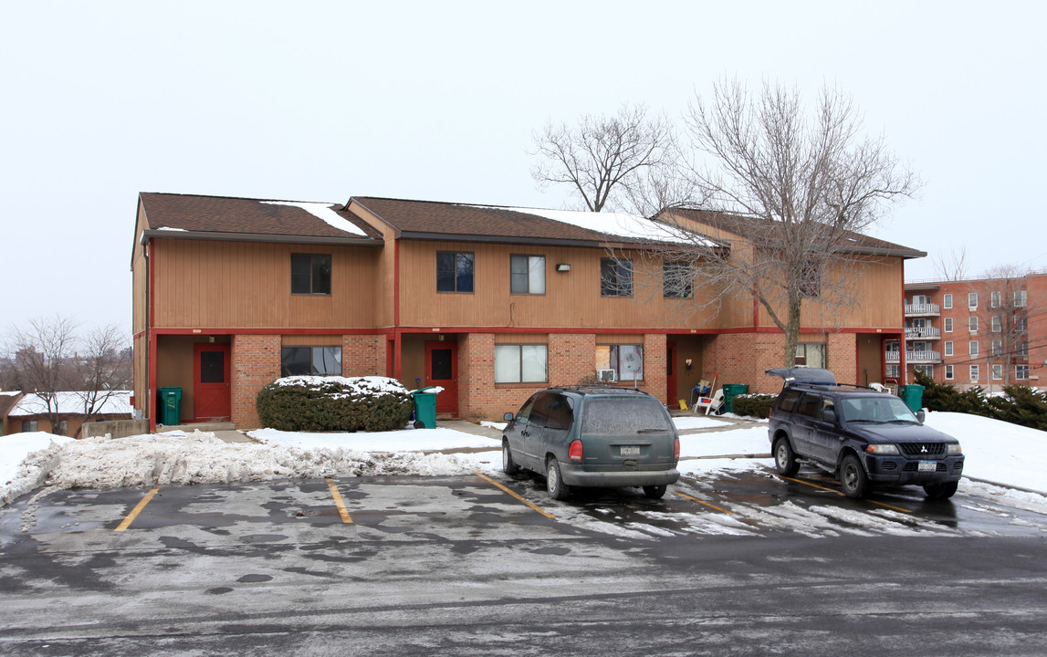 Benderson Heights in Syracuse, NY - Foto de edificio