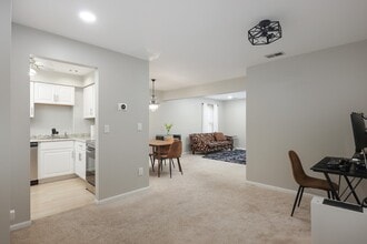 91 Jamestown Rd in Bernards, NJ - Building Photo - Building Photo