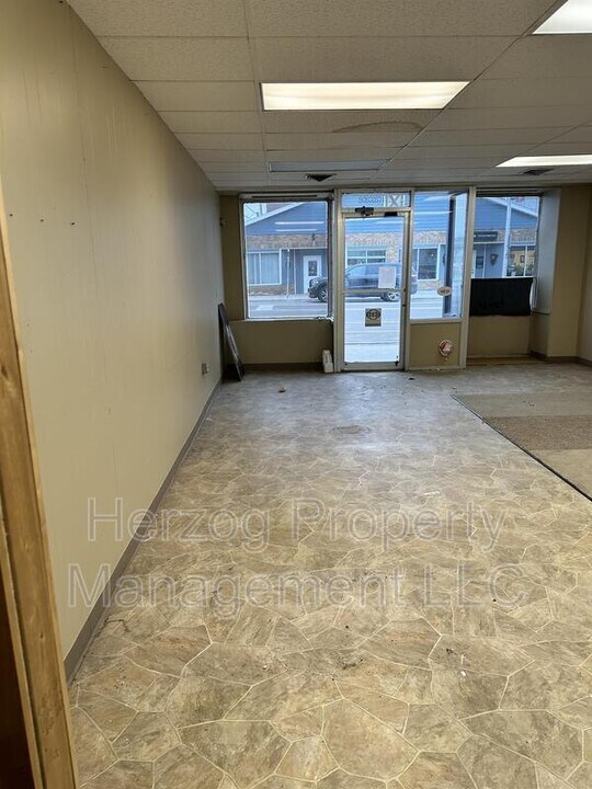 111 N Cascade St Photo