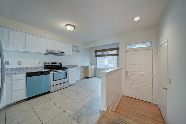 5481 Vantage Point Rd in Columbia, MD - Building Photo - Building Photo