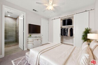 4377 Paxton Pl in Calabasas, CA - Building Photo - Building Photo