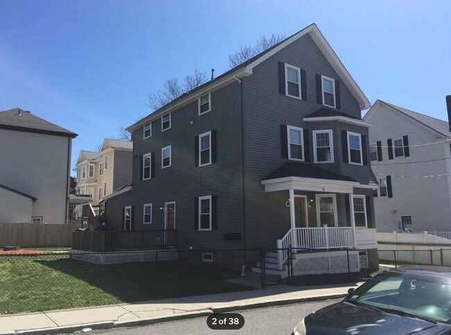 21 Pear St in Fall River, MA - Building Photo - Building Photo