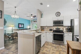 15430 Bellamar Cir, Unit 3023 in Ft. Myers, FL - Building Photo