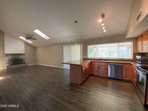 3431 W Helena Dr in Phoenix, AZ - Building Photo - Building Photo