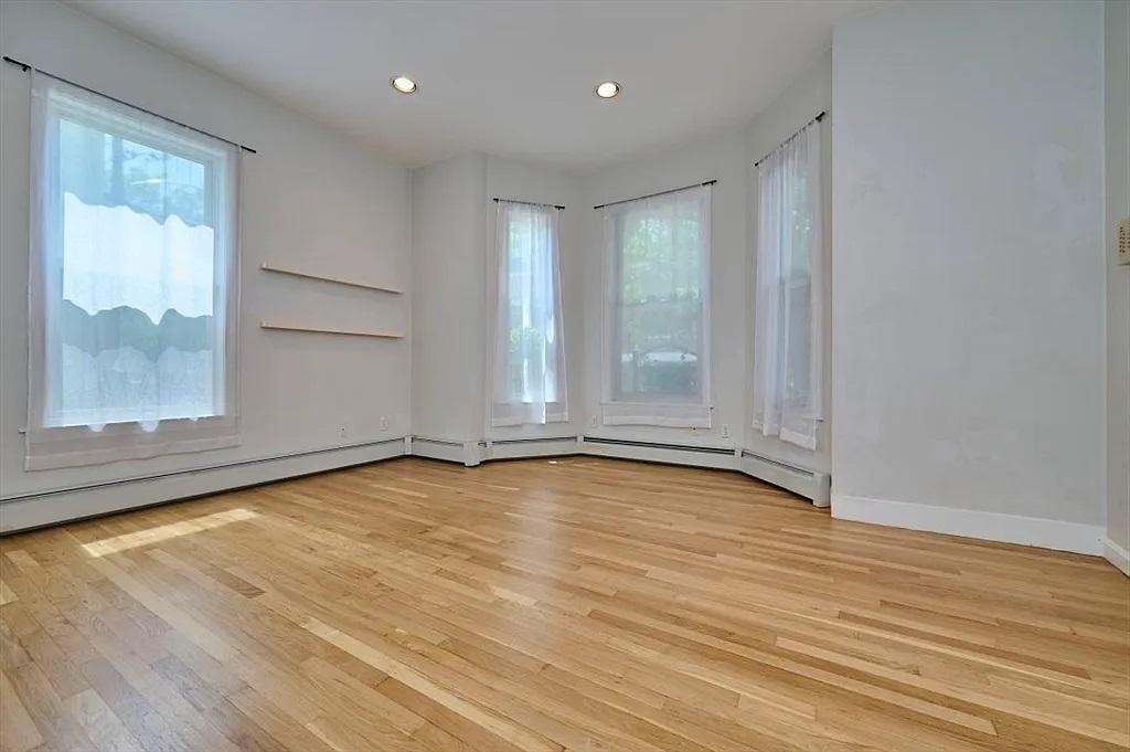 220 Windsor St in Cambridge, MA - Building Photo