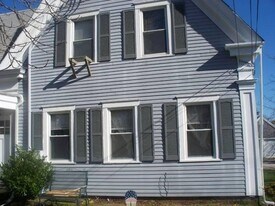 42-46 School St in Barnstable, MA - Building Photo