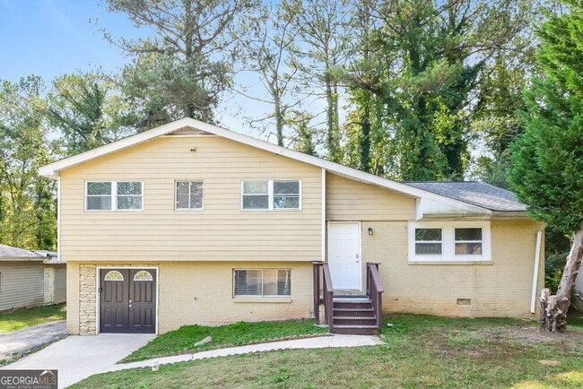property at 955 King James Dr