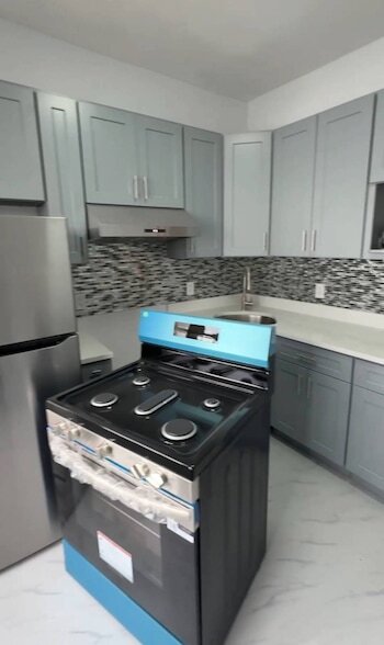 property at 1805 Gleason Ave