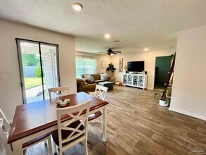 5789 Guinevere Ln in Milton, FL - Building Photo - Building Photo