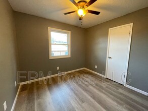 1242 Edgewood Dr in Waterloo, IA - Building Photo - Building Photo