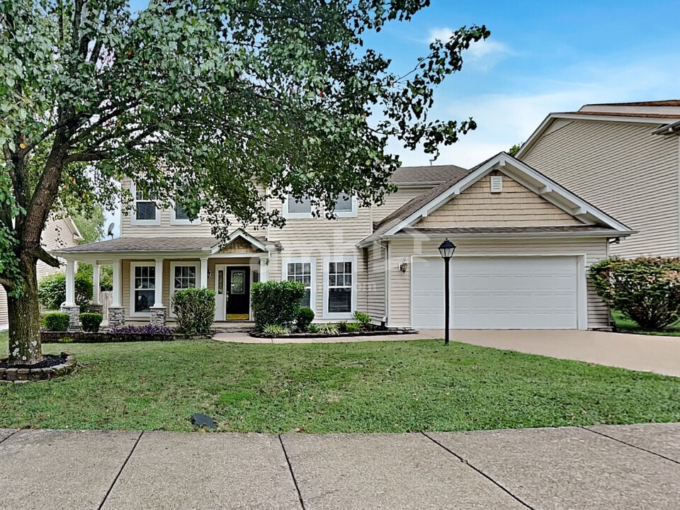 226 Vintage Cir in Hendersonville, TN - Building Photo