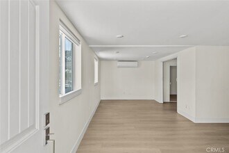 411 S Kenneth Rd in Burbank, CA - Building Photo - Building Photo