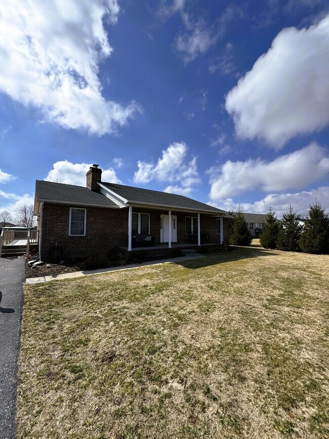 2256 W Dry River Rd in Dayton, VA - Building Photo - Building Photo