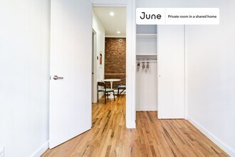 Private bedroom in 4 bed/2 bath Home in New York, NY - Building Photo - Building Photo