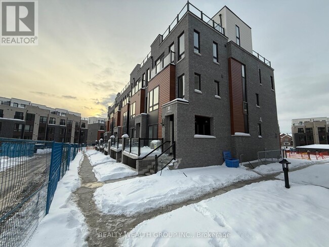 35-35 Priya Ln in Toronto, ON - Building Photo - Building Photo