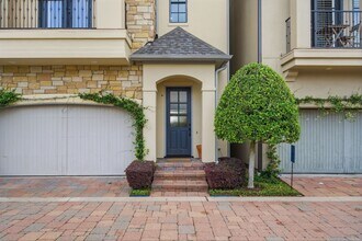 6527 Clarewood Oak Estates Ln in Houston, TX - Building Photo - Building Photo