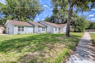 11093 Mandarin Station Dr E in Jacksonville, FL - Building Photo - Building Photo
