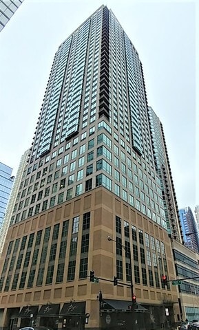 2 E Erie St, Unit 1902 in Chicago, IL - Foto de edificio