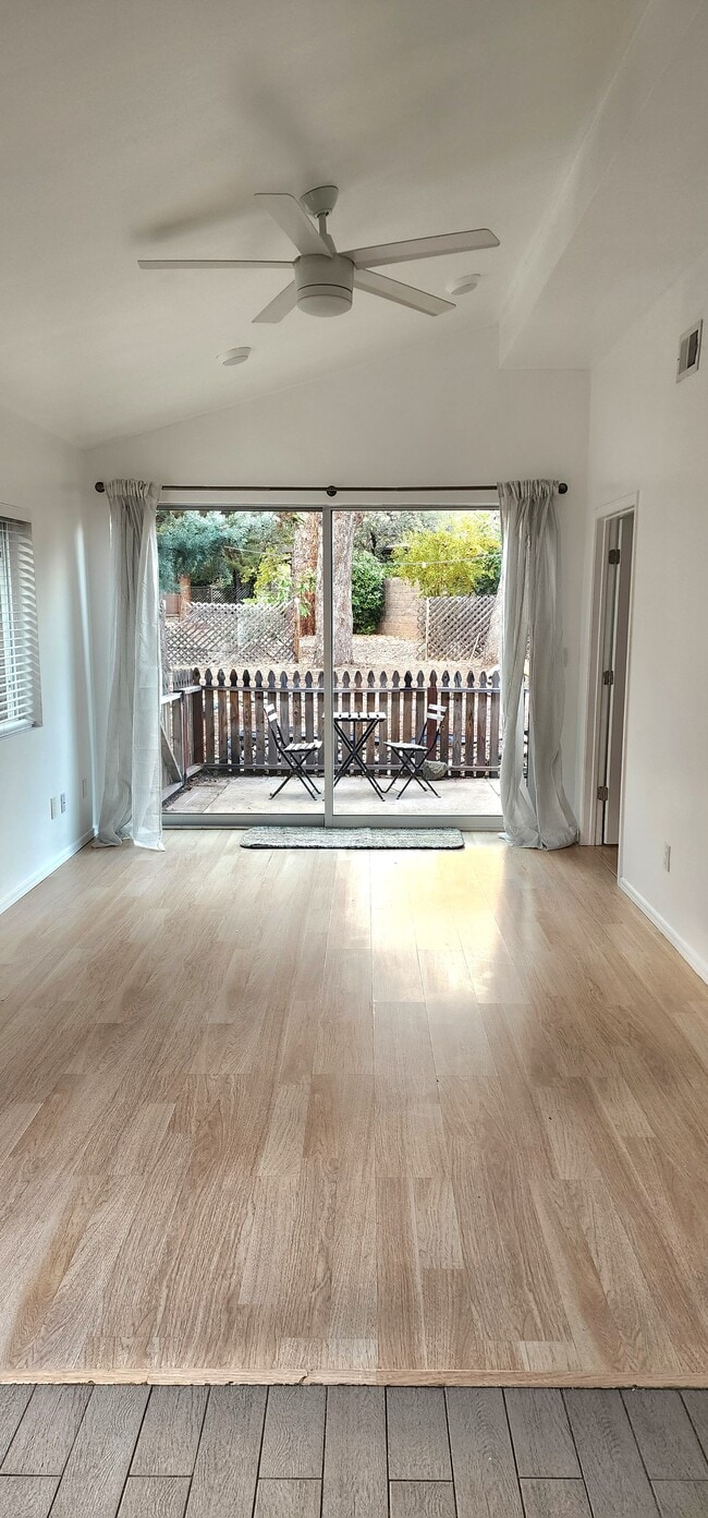 270 Fairway Oaks Dr, Unit 2 in Sedona, AZ - Building Photo - Building Photo