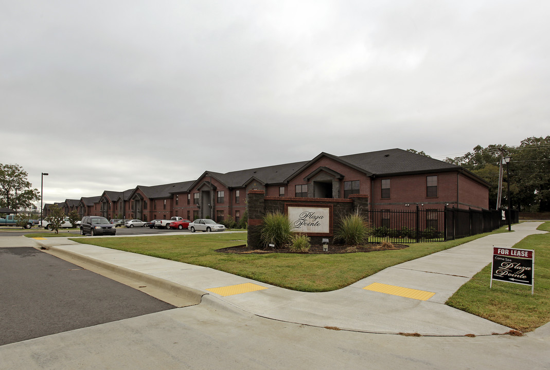 Plaza Pointe Apartments in Conway, AR - Building Photo