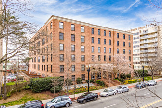 2828 Wisconsin Ave NW in Washington, DC - Building Photo - Primary Photo