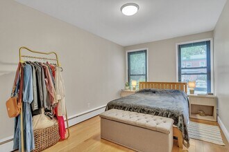 38 Juniper St, Unit 91 in Brookline, MA - Building Photo - Building Photo