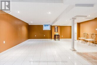 6382 Donway Dr in Mississauga, ON - Building Photo - Building Photo