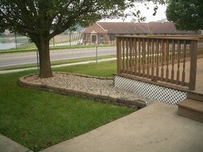 247 Crestview Ln in Crown Point, IN - Building Photo - Building Photo