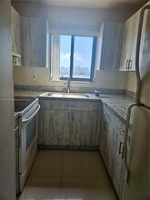 2046 W Flagler St in Miami, FL - Building Photo - Building Photo