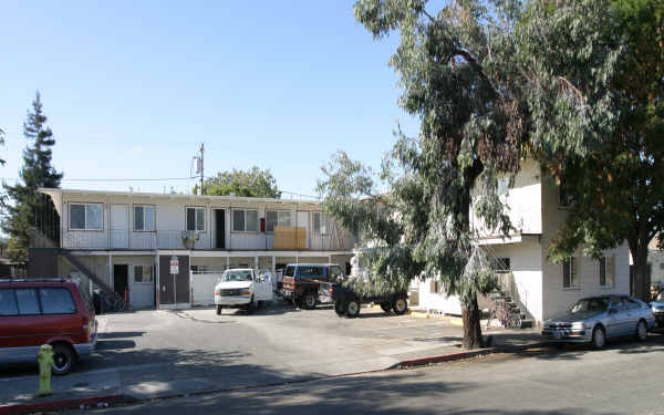 3730 Rolison Rd in Redwood City, CA - Building Photo - Building Photo