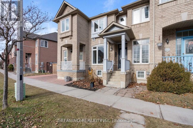 206 Bur Oak Ave in Markham, ON - Building Photo - Building Photo
