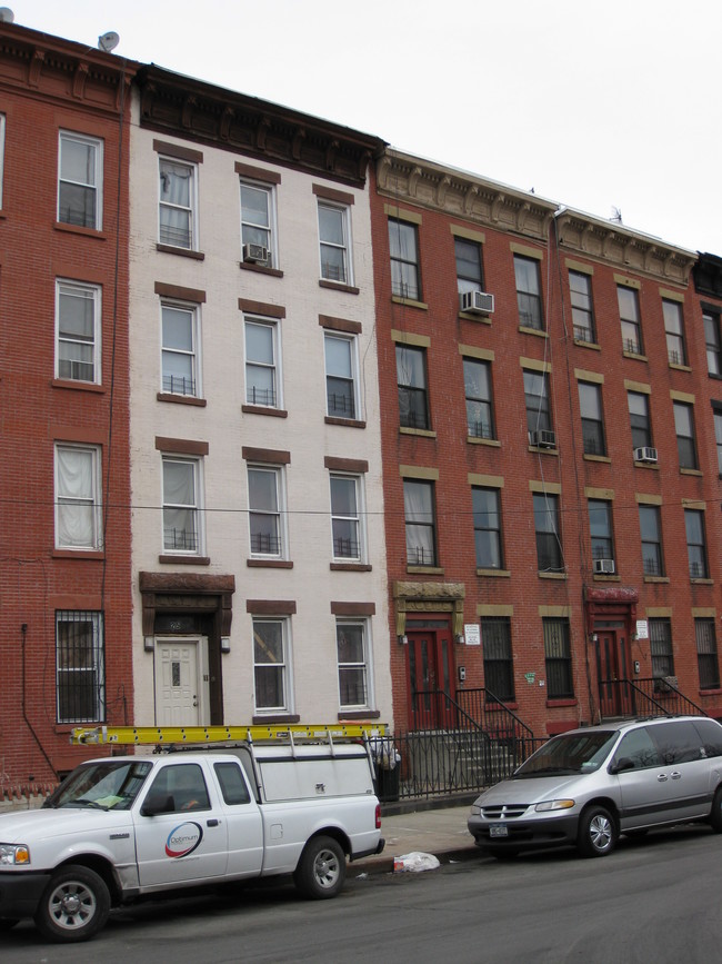 25 Truxton St in Brooklyn, NY - Building Photo - Building Photo